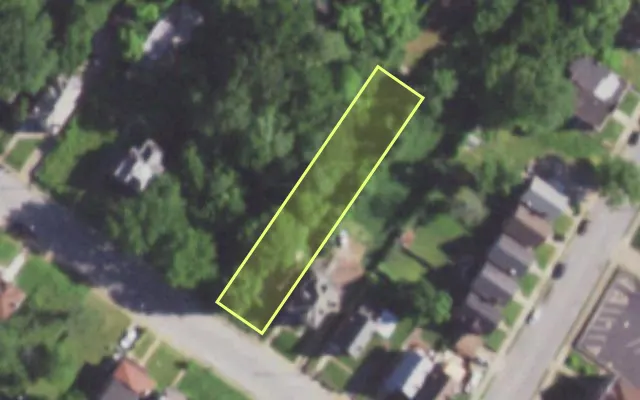 Aerial view of 5923 JULIAN AV — vacant lot, St. Louis with approximate parcel outline