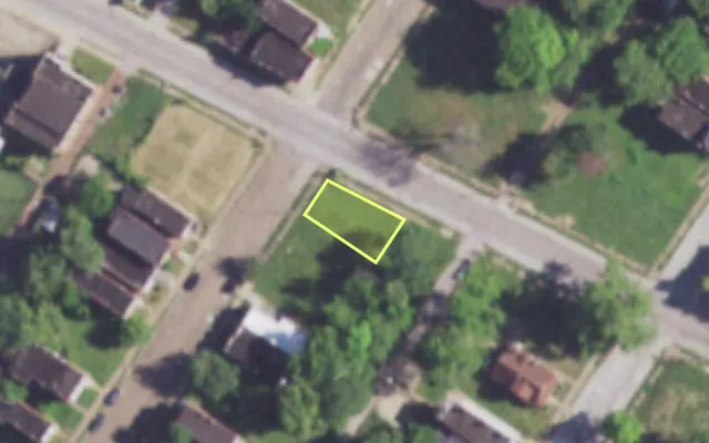 Aerial view of 4254 COLLEGE AV — vacant lot, St. Louis with approximate parcel outline