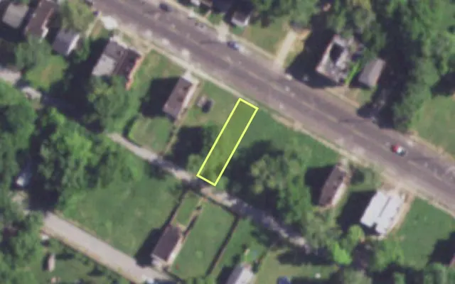 Aerial view of 3900 LEE AV — vacant lot, St. Louis with approximate parcel outline