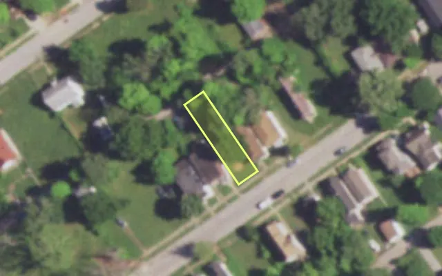 Aerial view of 4931 BEACON AV — vacant lot, St. Louis with approximate parcel outline