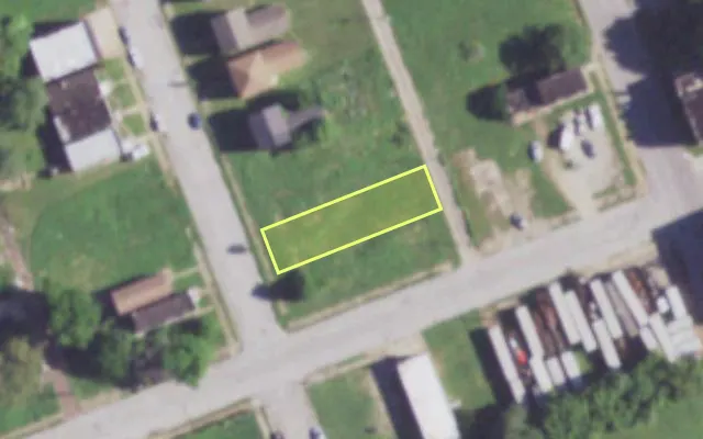 Aerial view of 3906 N 22ND ST — vacant lot, St. Louis with approximate parcel outline