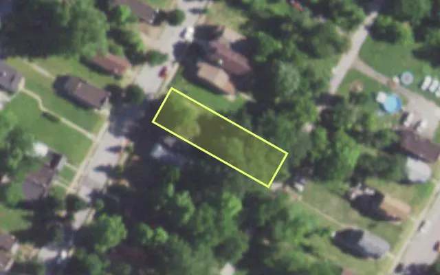 Aerial view of 2708 SEMPLE AV — vacant lot, St. Louis with approximate parcel outline