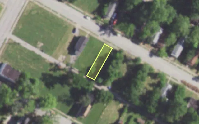 Aerial view of 5738 KENNERLY AV — vacant lot, St. Louis with approximate parcel outline