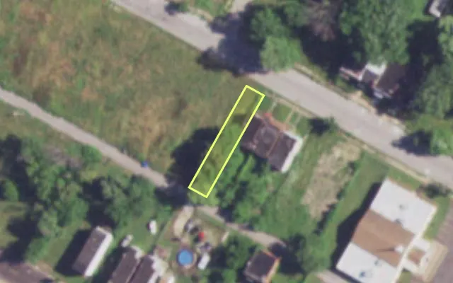 Aerial view of 4236 W LABADIE AV — vacant lot, St. Louis with approximate parcel outline