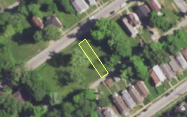 Aerial view of 5450 THRUSH AV — vacant lot, St. Louis with approximate parcel outline