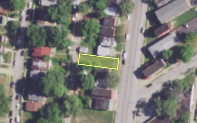 Aerial view of 8511 N BROADWAY — vacant lot, St. Louis with approximate parcel outline