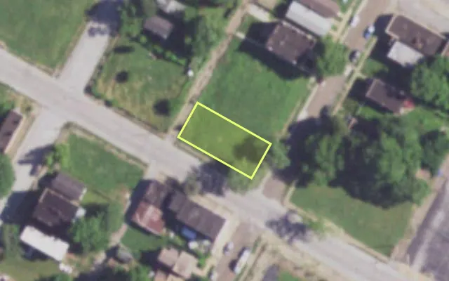 Aerial view of 4301 OBEAR AV — vacant lot, St. Louis with approximate parcel outline