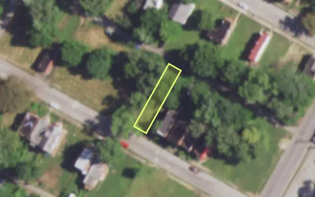Aerial view of 4425 NORTH MARKET ST — vacant lot, St. Louis with approximate parcel outline