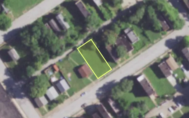 Aerial view of 2029 JOHN AV — vacant lot, St. Louis with approximate parcel outline