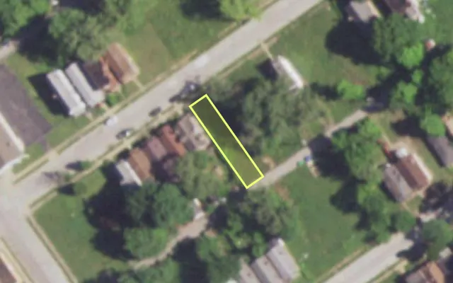 Aerial view of 5026 ARLINGTON AV — vacant lot, St. Louis with approximate parcel outline
