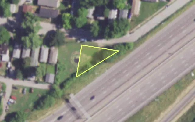 Aerial view of 2096 OSAGE ST — vacant lot, St. Louis with approximate parcel outline