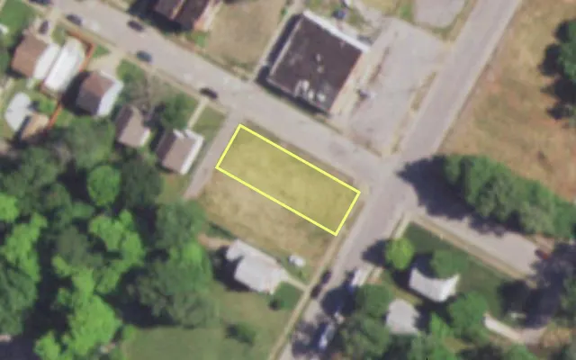 Aerial view of 2425 N TAYLOR AV — vacant lot, St. Louis with approximate parcel outline
