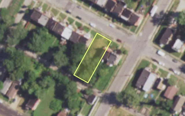 Aerial view of 4646 LABADIE AV — vacant lot, St. Louis with approximate parcel outline