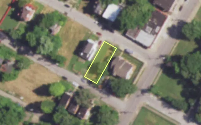 Aerial view of 4708 CUPPLES PL — vacant lot, St. Louis with approximate parcel outline
