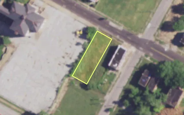 Aerial view of 4288 ST LOUIS AV — vacant lot, St. Louis with approximate parcel outline