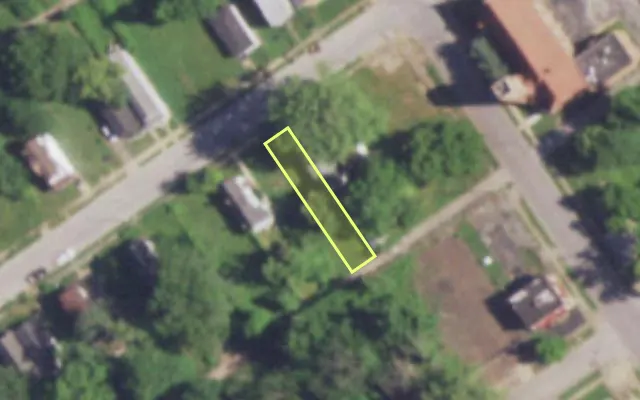 Aerial view of 5266 WREN AV — vacant lot, St. Louis with approximate parcel outline