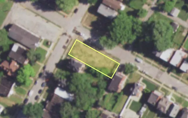 Aerial view of 3026 N TAYLOR AV — vacant lot, St. Louis with approximate parcel outline