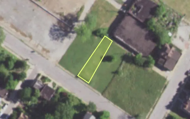Aerial view of 5923 WELLS AV — vacant lot, St. Louis with approximate parcel outline