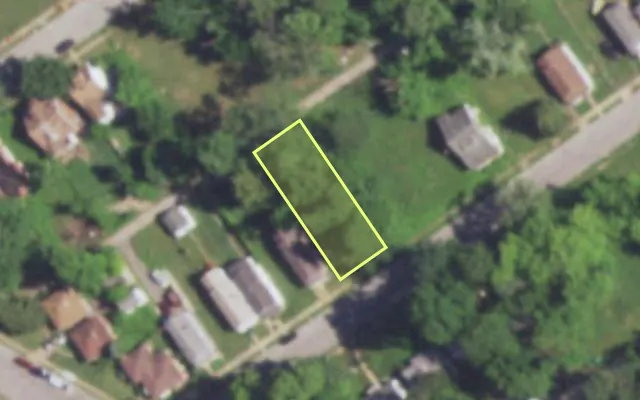 Aerial view of 5021 WREN AV — vacant lot, St. Louis with approximate parcel outline