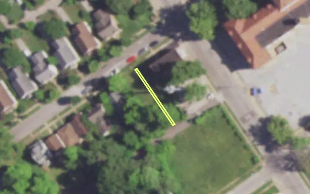 Aerial view of 4968 H DAVISON AV — vacant lot, St. Louis with approximate parcel outline
