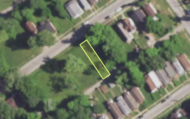 Aerial view of 5452 THRUSH AV — vacant lot, St. Louis with approximate parcel outline