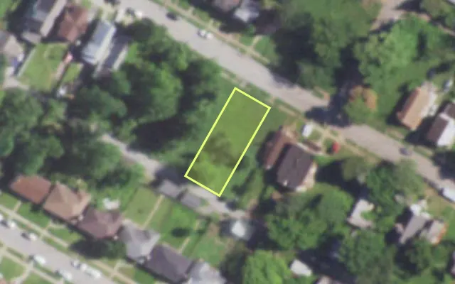 Aerial view of 5806 SALOMA AV — vacant lot, St. Louis with approximate parcel outline