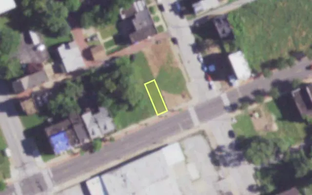 Aerial view of 2107 SALISBURY ST — vacant lot, St. Louis with approximate parcel outline