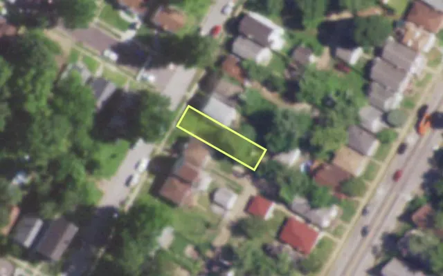 Aerial view of 5628 ACME AV — vacant lot, St. Louis with approximate parcel outline