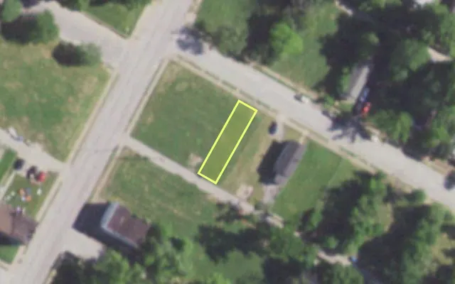 Aerial view of 5754 KENNERLY AV — vacant lot, St. Louis with approximate parcel outline