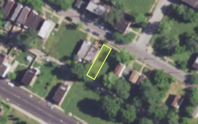 Aerial view of 4202 W PENROSE ST — vacant lot, St. Louis with approximate parcel outline