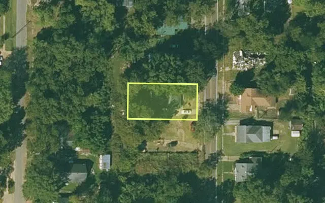 Aerial view of PHILLIPS County parcel 703-03129-000 — Arkansas post-auction with approximate parcel outline