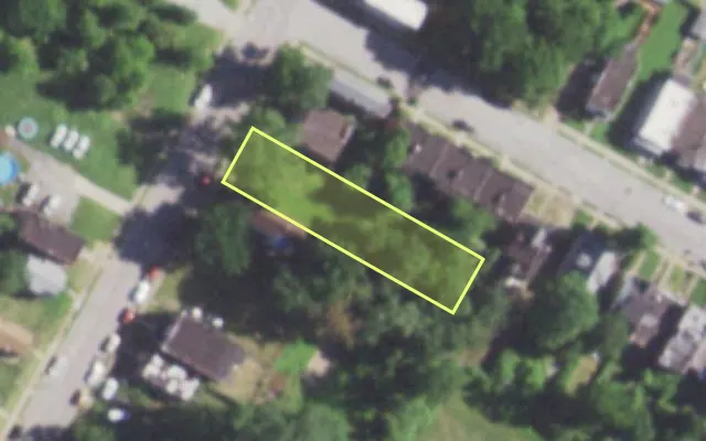 Aerial view of 2730 ARLINGTON AV — vacant lot, St. Louis with approximate parcel outline