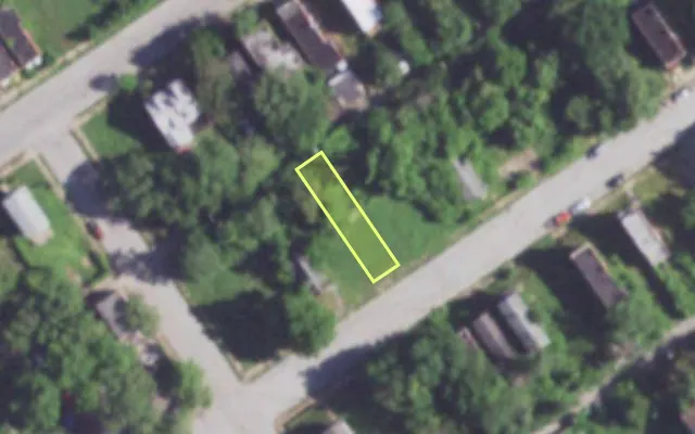 Aerial view of 2035 GANO AV — vacant lot, St. Louis with approximate parcel outline