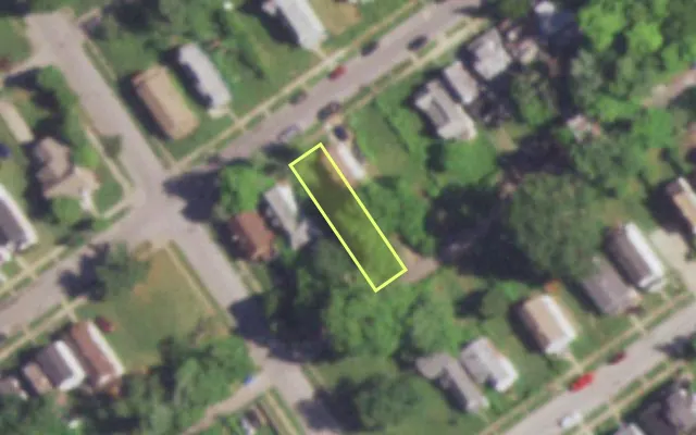 Aerial view of 4908 DAVISON AV — vacant lot, St. Louis with approximate parcel outline