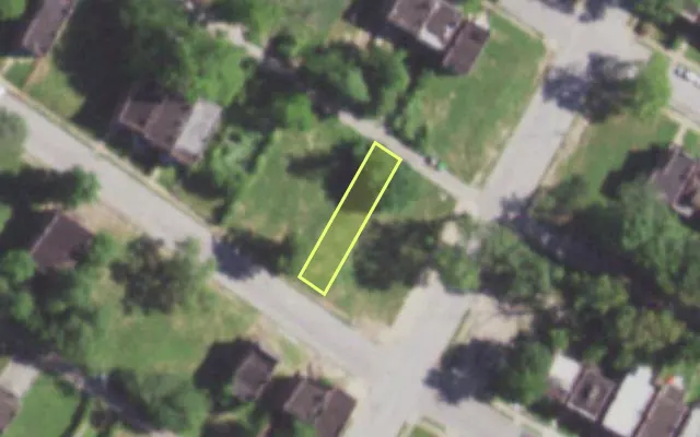 Aerial view of 5907 WABADA AV — vacant lot, St. Louis with approximate parcel outline