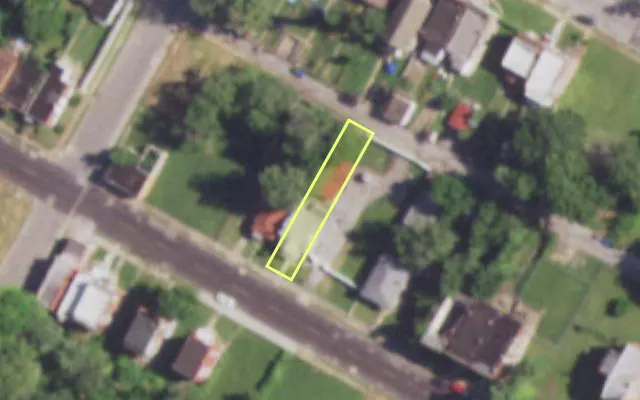 Aerial view of 4611 H ST LOUIS AV — vacant lot, St. Louis with approximate parcel outline
