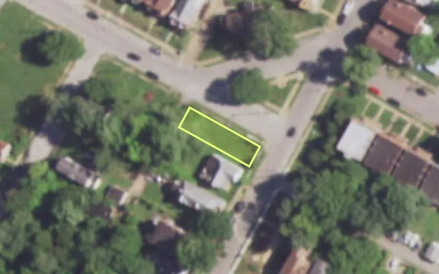 Aerial view of 4141 N EUCLID AV — vacant lot, St. Louis with approximate parcel outline