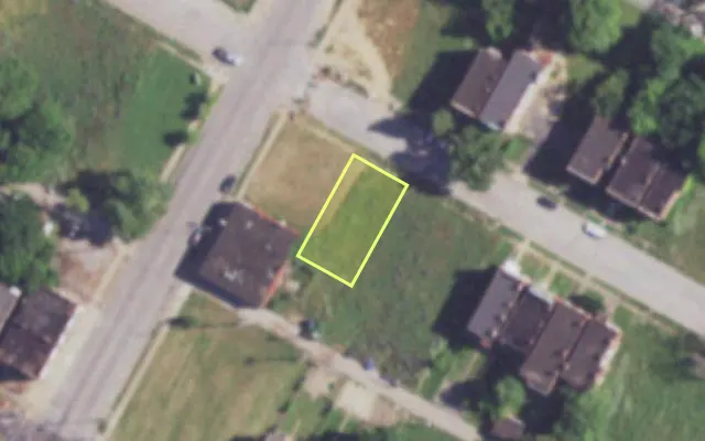 Aerial view of 3860 LABADIE AV — vacant lot, St. Louis with approximate parcel outline