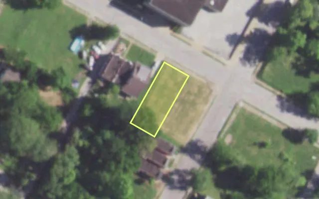 Aerial view of 5506 WABADA AV — vacant lot, St. Louis with approximate parcel outline