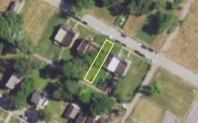 Aerial view of 4528 COTTAGE AV — vacant lot, St. Louis with approximate parcel outline