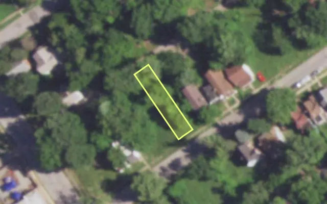 Aerial view of 5017 THRUSH AV — vacant lot, St. Louis with approximate parcel outline
