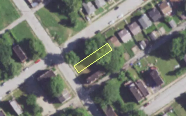 Aerial view of 4820 N 20TH ST — vacant lot, St. Louis with approximate parcel outline