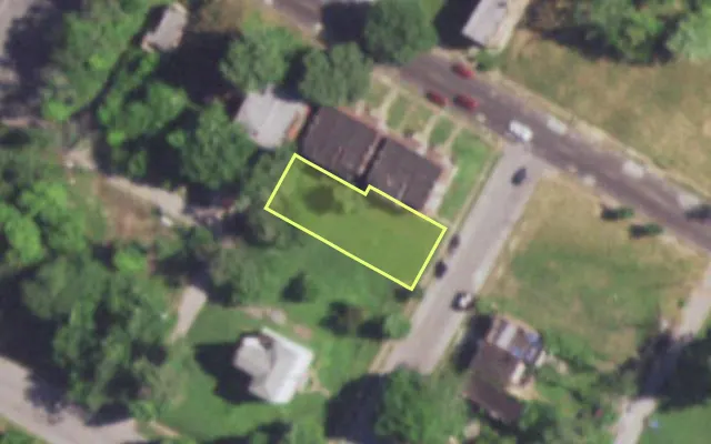Aerial view of 2819 N TAYLOR AV — vacant lot, St. Louis with approximate parcel outline