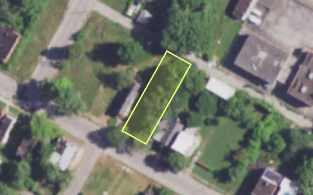 Aerial view of 4151 ASHLAND AV — vacant lot, St. Louis with approximate parcel outline