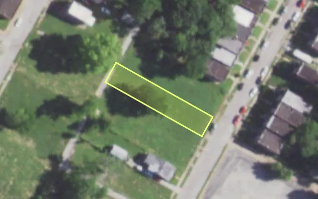 Aerial view of 2533 BURD AV — vacant lot, St. Louis with approximate parcel outline
