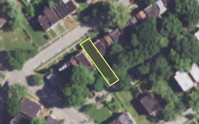 Aerial view of 4416 RED BUD AV — vacant lot, St. Louis with approximate parcel outline