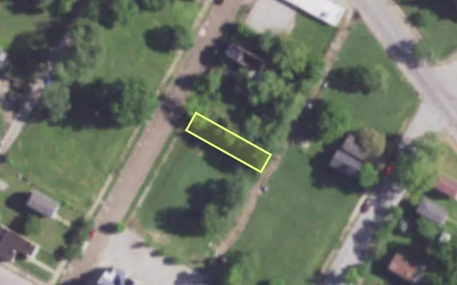 Aerial view of 4326 GANO AV — vacant lot, St. Louis with approximate parcel outline