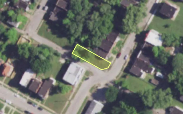 Aerial view of 3019 WHITTIER ST — vacant lot, St. Louis with approximate parcel outline