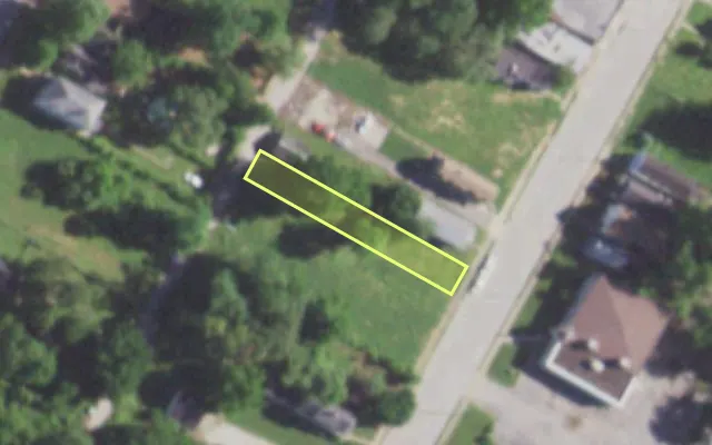 Aerial view of 2835 BELT AV — vacant lot, St. Louis with approximate parcel outline