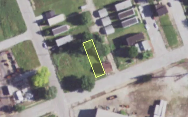 Aerial view of 1421 BUCHANAN ST — vacant lot, St. Louis with approximate parcel outline